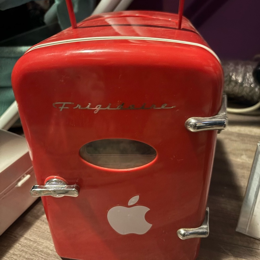 Mini Refrigerator - Picture 3 of 3